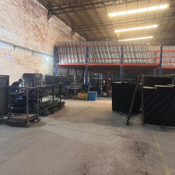 鐵皮柜大量庫(kù)存批發(fā)